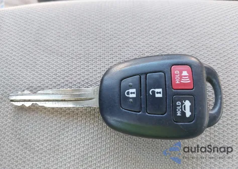 2015 Toyota Corolla Le z USA, uszkodzony, nr VIN 2T1BURHE8FC356647